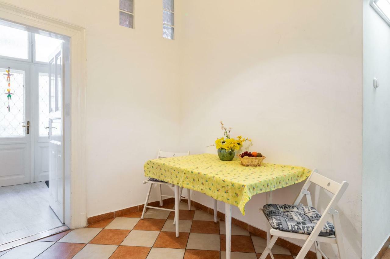 Izabella Home Budapest Bagian luar foto