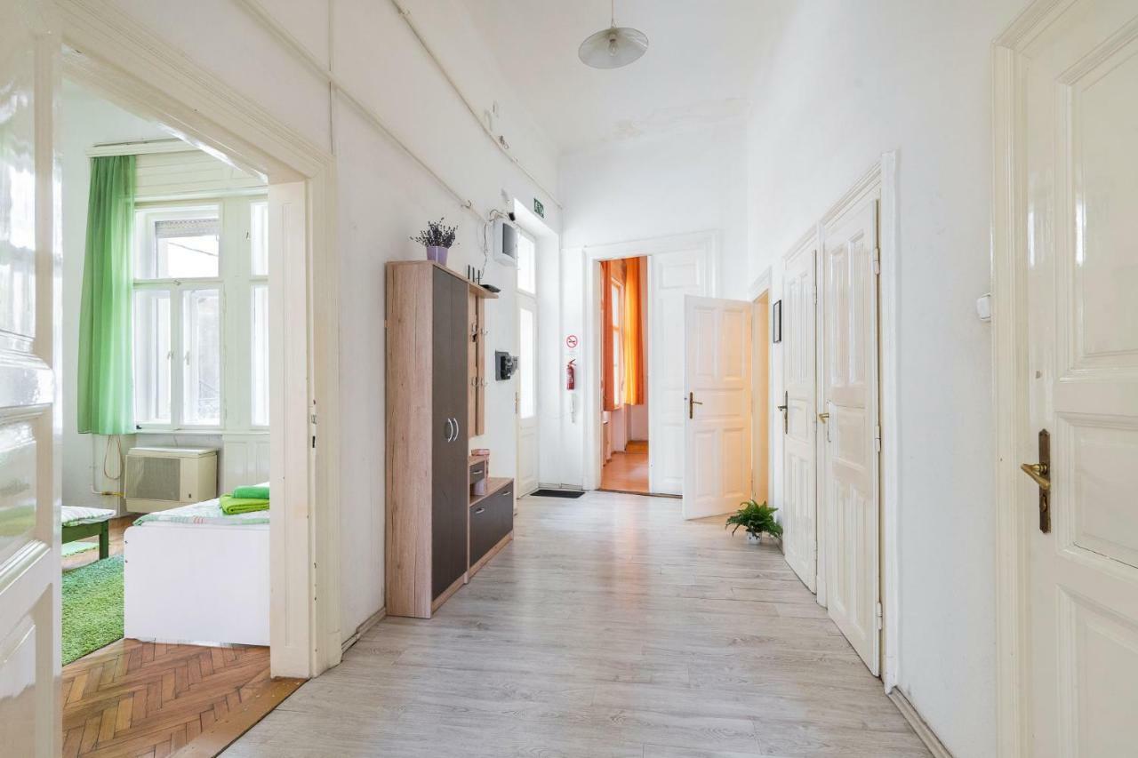 Izabella Home Budapest Bagian luar foto
