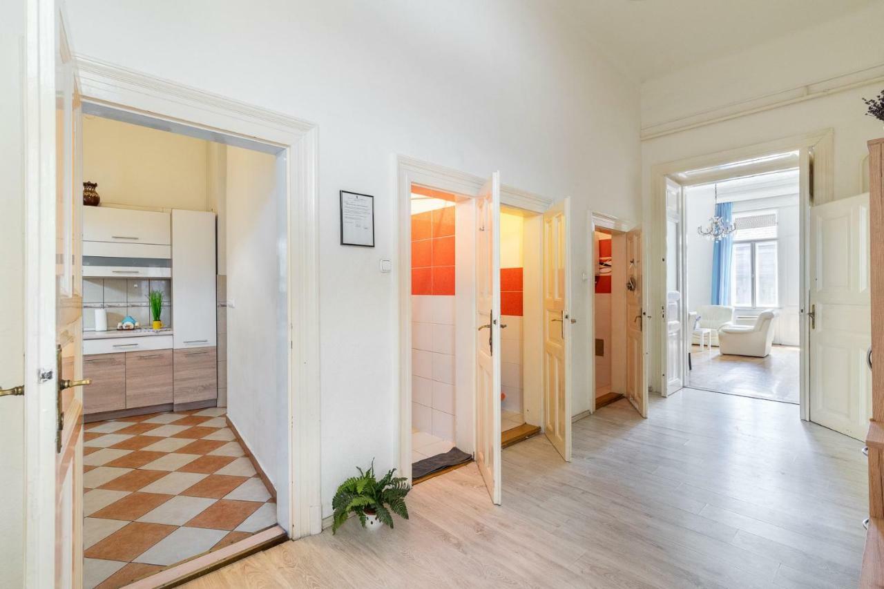 Izabella Home Budapest Bagian luar foto
